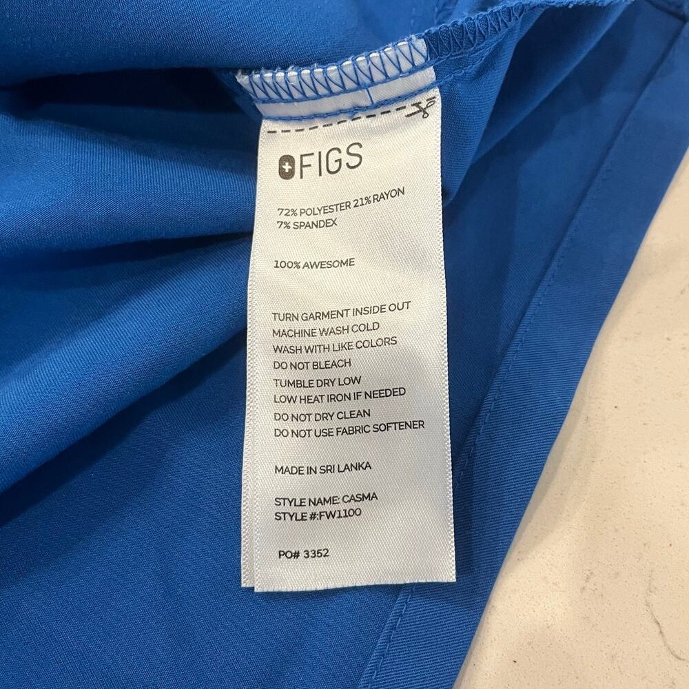 FIGS Scrub Set Casma top and HW Zamora Jogger Bottoms Royal Blue Medium Petite - Picture 4 of 7